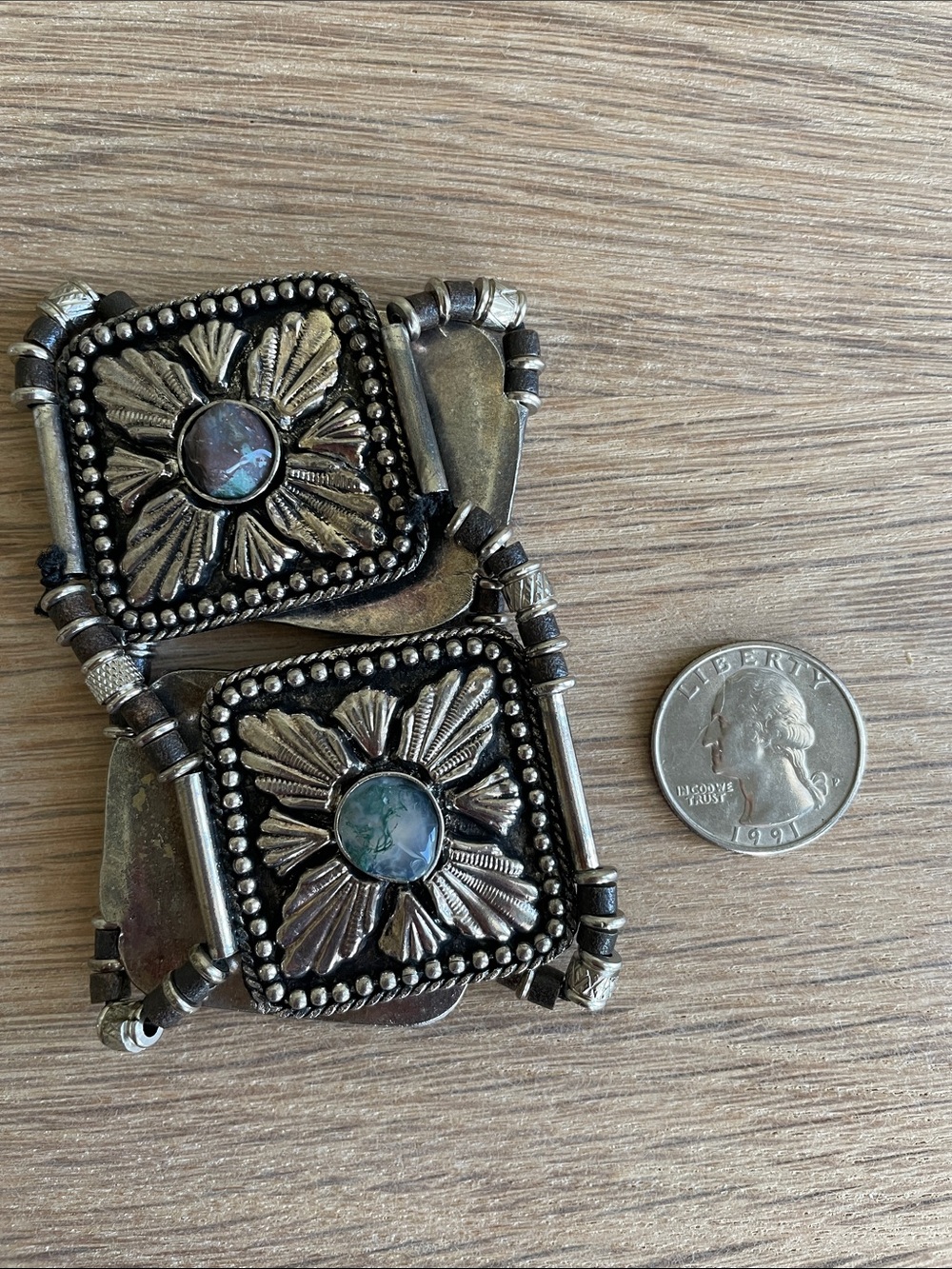 VINTAGE SILVER TONE SQUARE PANEL STRETCH BRACELET Retro Geometric Metal Cuff - Picture 4 of 5